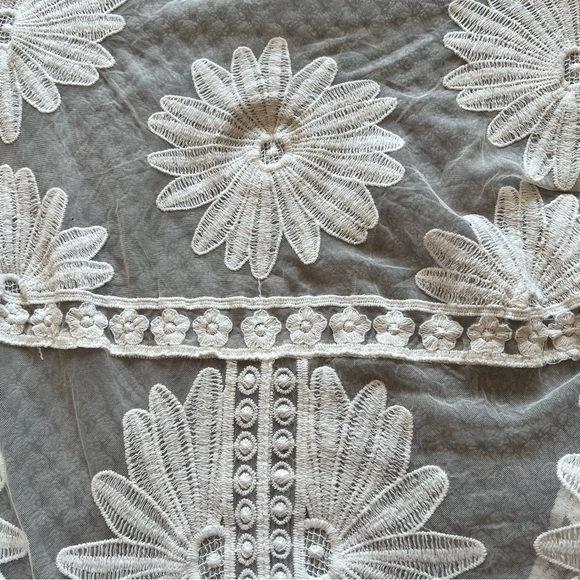 POL White Sheer Mesh Floral Embroidered Long Line Swimsuit Cover Up One - Picture 5 of 8